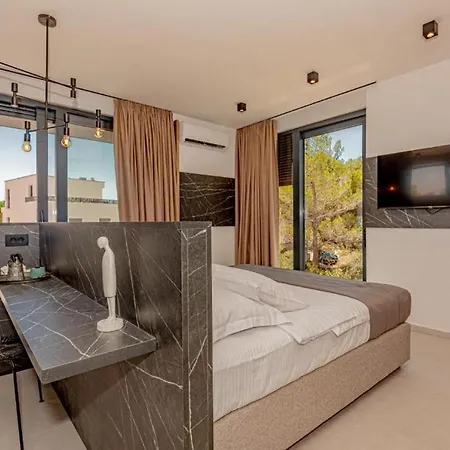 Luxury Hera