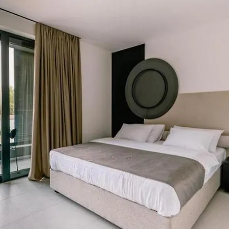 Luxury Hera *